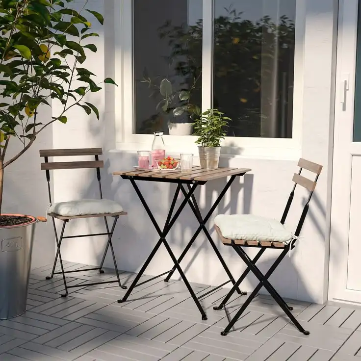 Foldable chairs