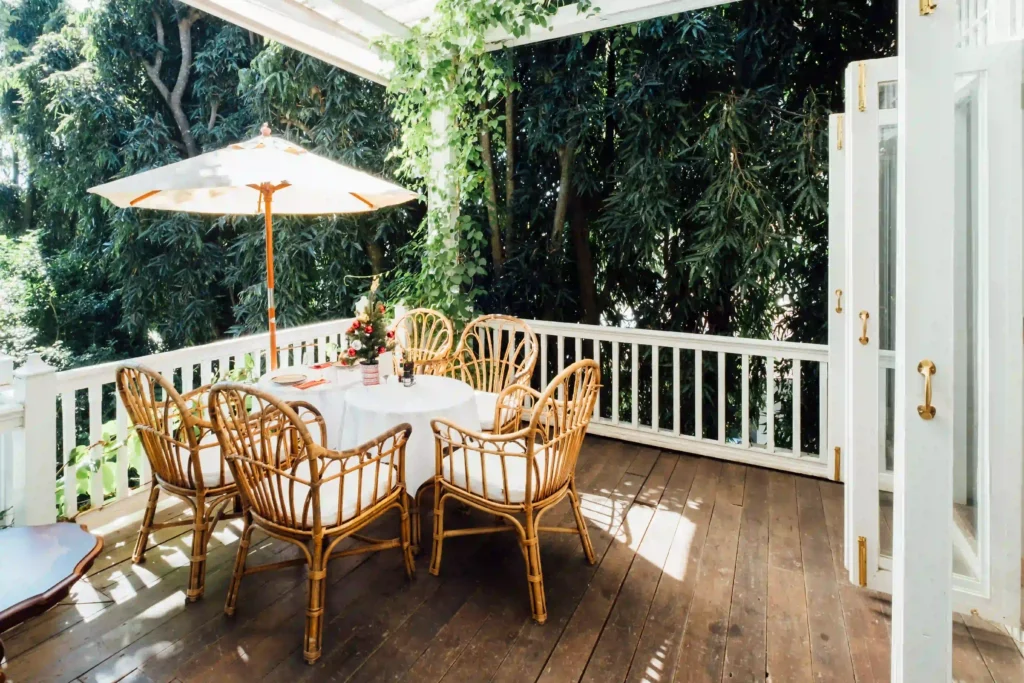 outdoor decor